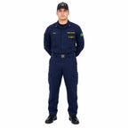 Soldado em uniforme azul com boné da Marinha, etiqueta SILVA e botas pretas.