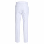 Calça branca masculina vista de costas, cintura alta e bolsos traseiros discretos
