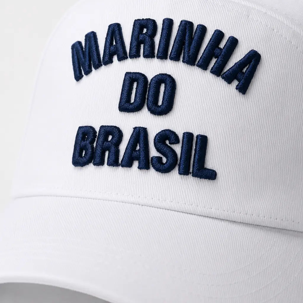 Boné branco com bordado frontal MARINHA DO BRASIL em arco, aba curva