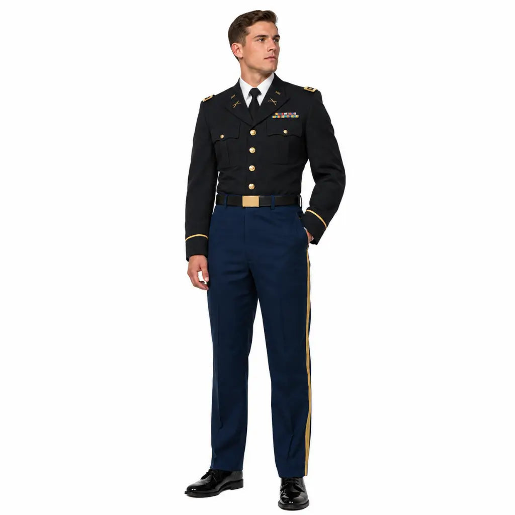 Fivela Latão Dourada Lisa Uniforme Marinha no cinto preto de uniforme militar azul-marinho