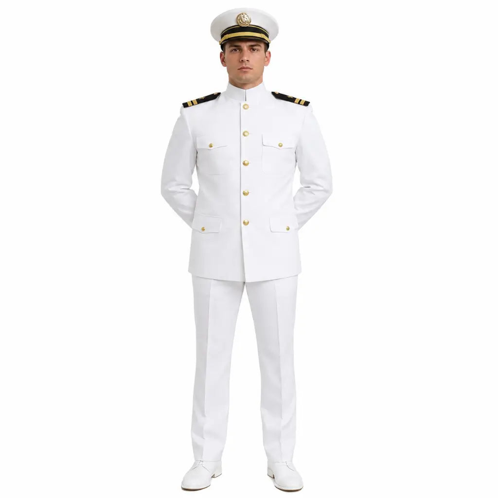 Oficial naval em uniforme branco com quepe e botões dourados banhados MB, Marinha do Brasil