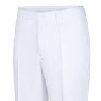 Calça branca masculina, corte reto, com passantes para cinto e bolsos laterais