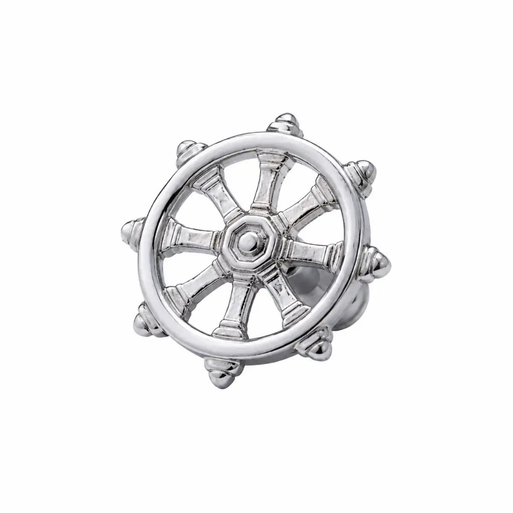 Broche circular prateado com roda de timão octogonal