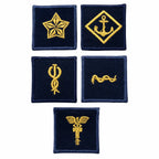 Cinco insígnias bordadas douradas em grade 3x2 com estrela, âncora, diamante, caduceu e serpente