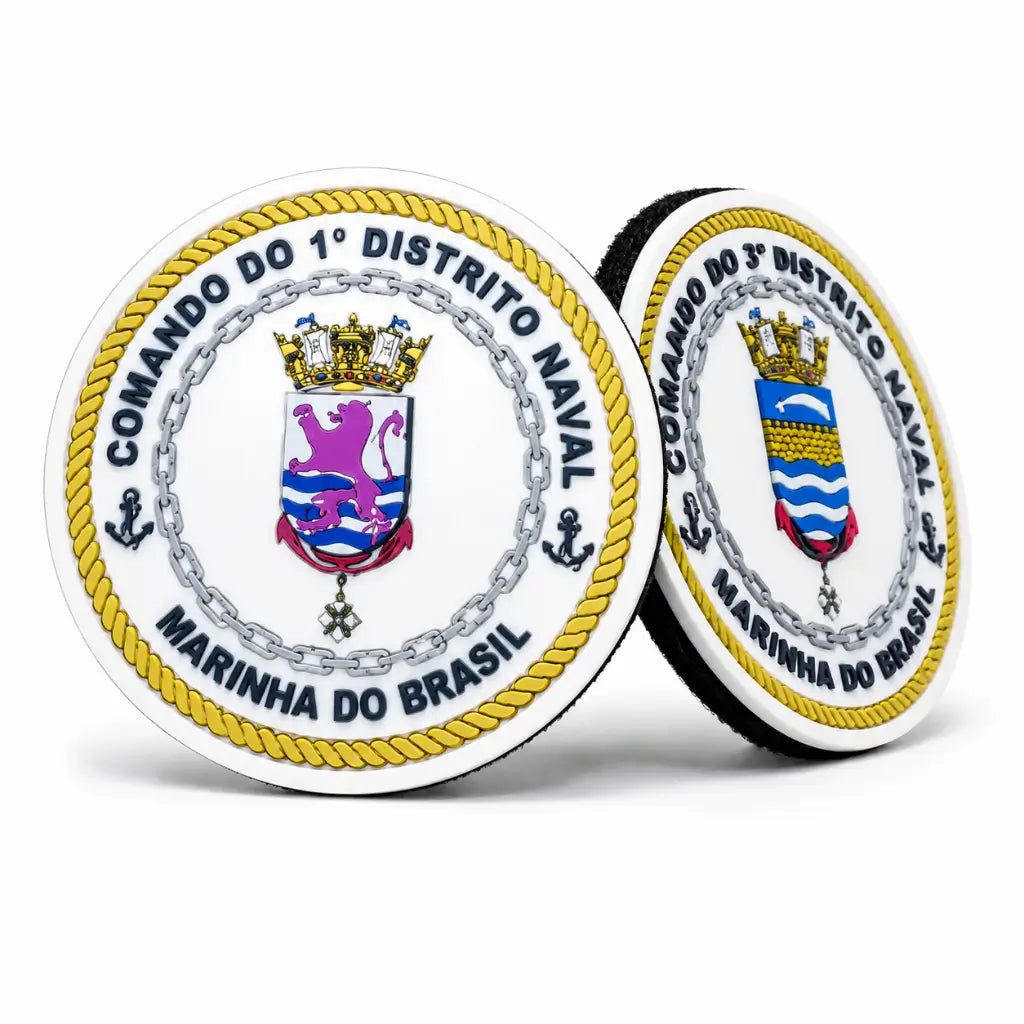 Dois emblemas circulares do 1º e 3º Distrito Naval da Bolacha Emborrachada Marinha